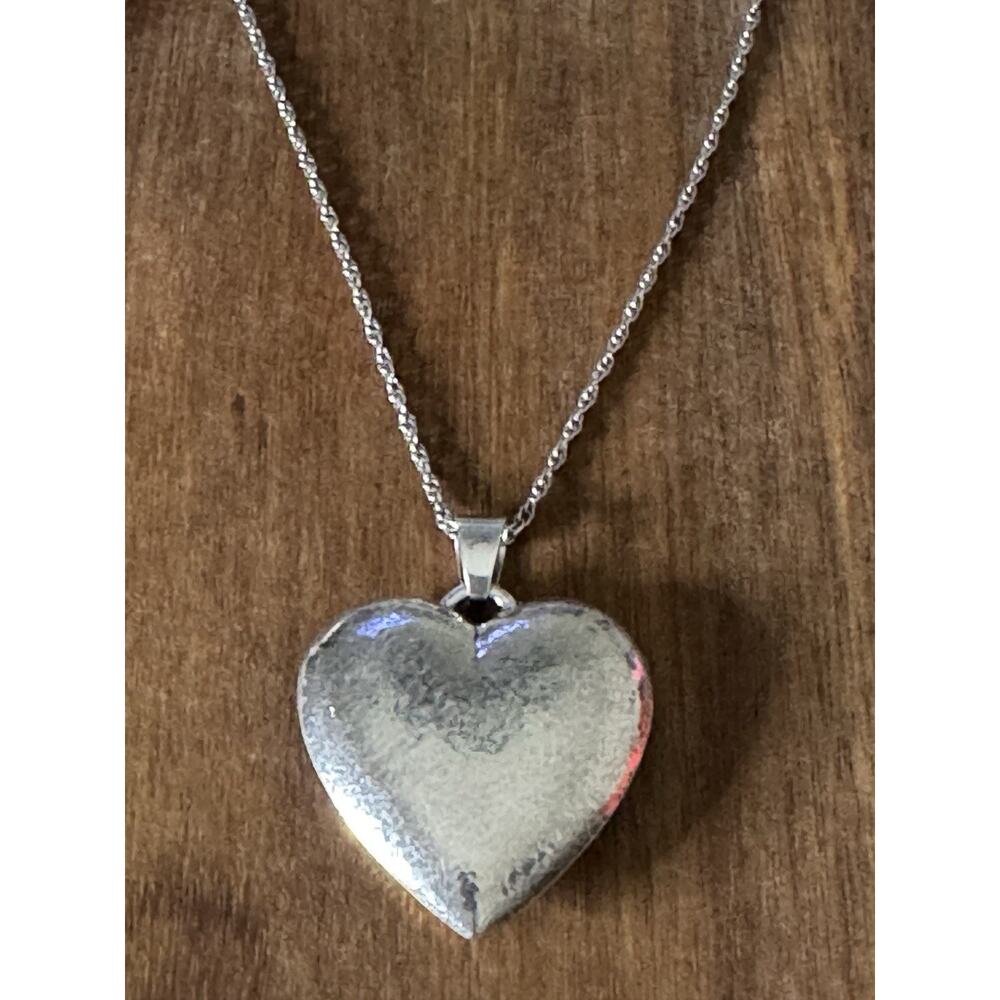 James Avery Retired RARE X-Large Puffy Heart Pendant And 21.5 Necklace 2 3/4”!